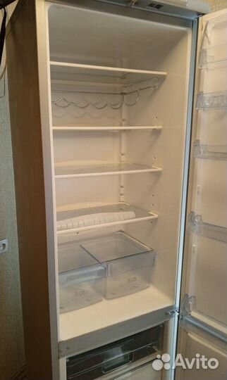 Холодильник Electrolux