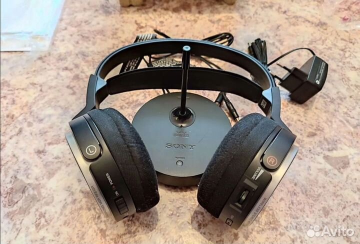 Беспроводные наушники Sony