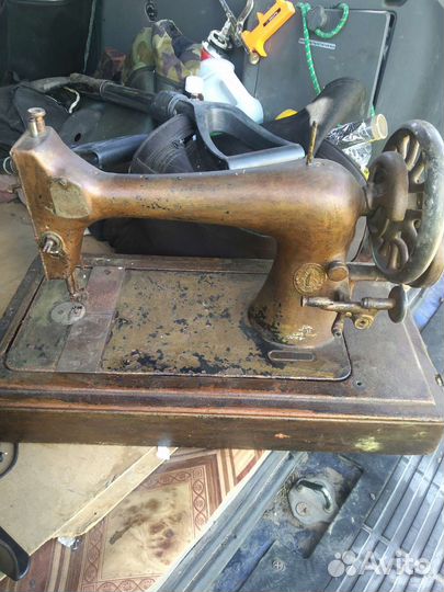 Швейная машина зингер