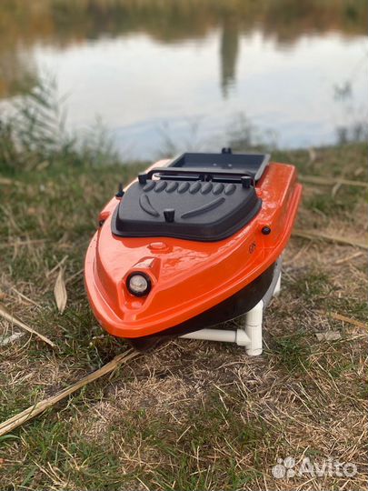 Прикормочный кораблик с gps