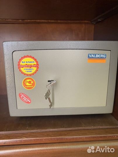 Сейф металлический