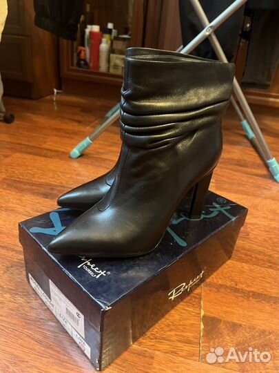 Туфли женские 37 размер на высоком каблуке