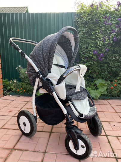 Продам детскую коляску 2 в 1