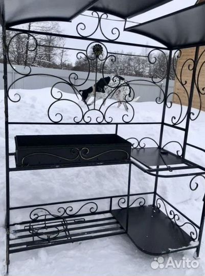 Мангал с крышей