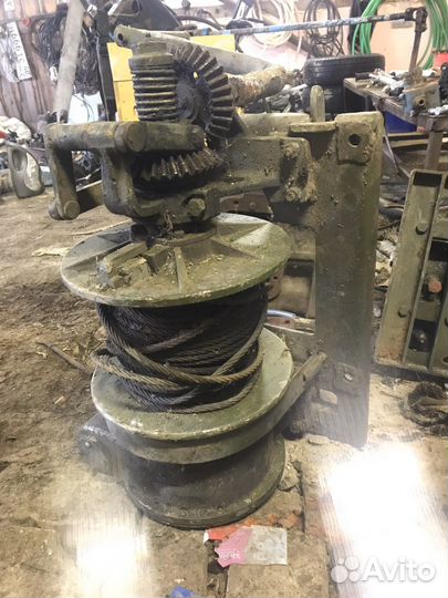 Продам лебедку механическую