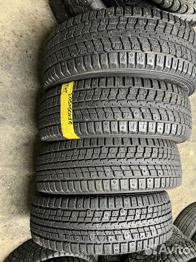 Dunlop SP Winter Ice 01 205/60 R16 92T