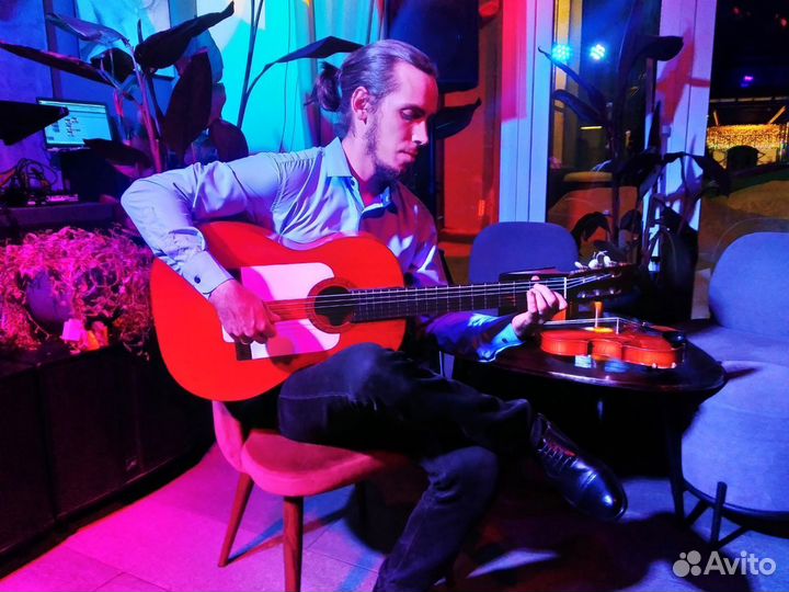 Преподаватель по гитаре