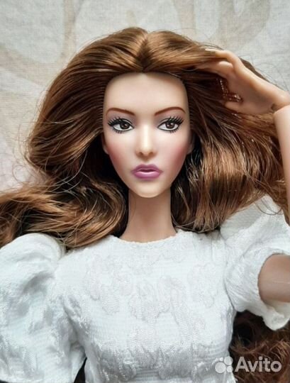 Кукла Менгф на теле Мизи