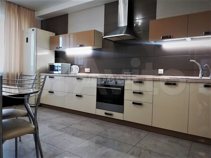 2-к. квартира, 76 м², 18/25 эт.