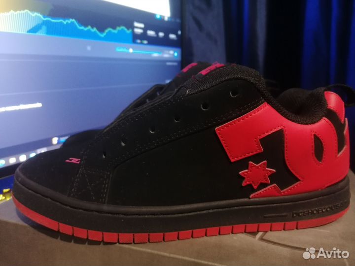 Кроссовки dc shoes red court graffik