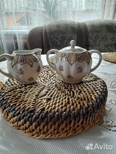 Сервиз чайный, сахарница, молочник, блюдце