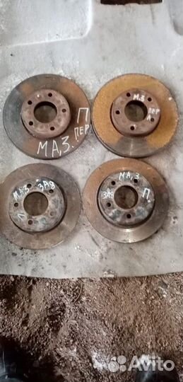 Mazda 3 2008 год тормозные диски суппорта
