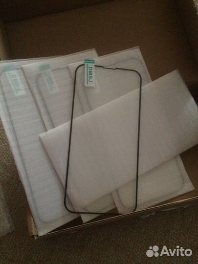 Защитное стекло iPhone 14