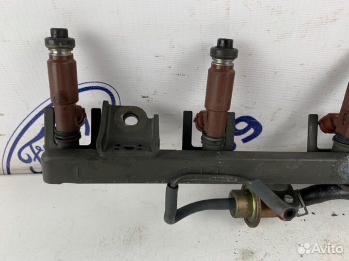 Рампа топливная Suzuki Liana ERC31S 1.6 (M16A)