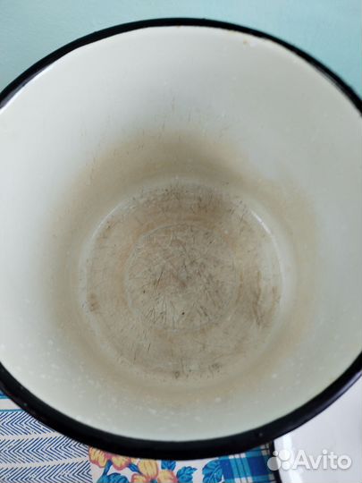 Кастрюля эмалированная