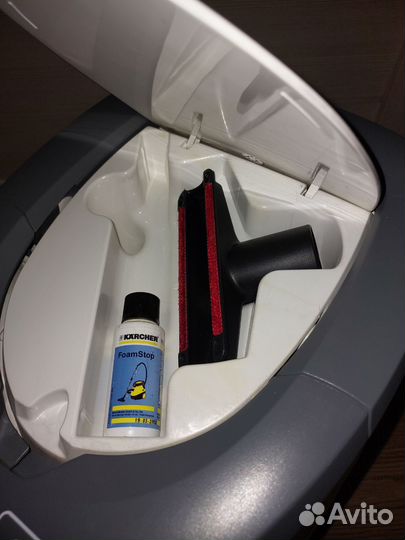 Пылесос Karcher DS 5600 Mediclean с аквафильтром