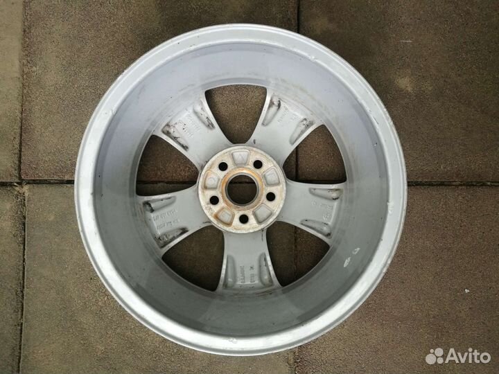 Диск R 16 Шкода. 5J7601025A. 1 штука