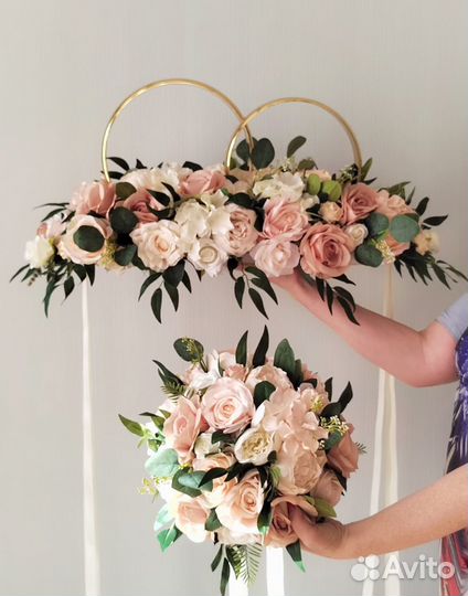 Цветочные композиции на автомобиль