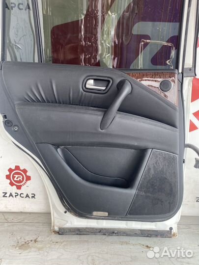 Nissan Patrol Y62 Обшивка двери задняя