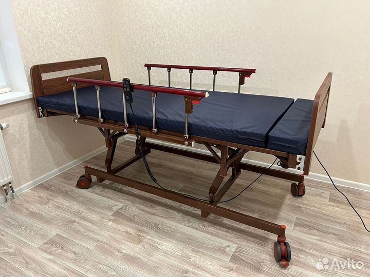 Электрическая мед-ая кровать с пультом управления