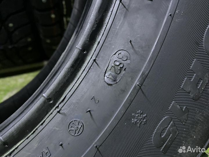 Viatti Bosco Nordico V-523 205/70 R15 96T