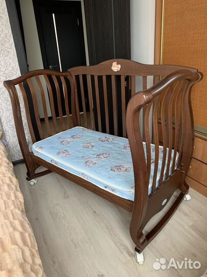 Детская кроватка Baby Italia и пеленальный комод