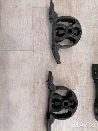 Кронштейн глушителя Bmw X5 E53 SVA M57N 2005