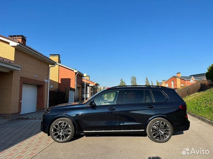 BMW X7 3.0 AT, 2023, 5 400 км
