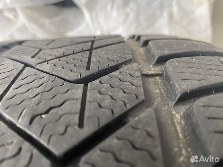 Pirelli Winter Sottozero 3 245/40 R19 98V