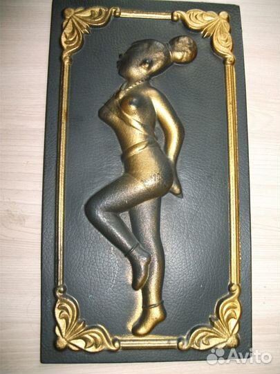 Настенное рельефное панно 