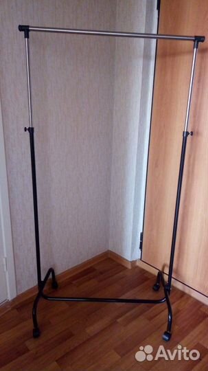 Напольная вешалка