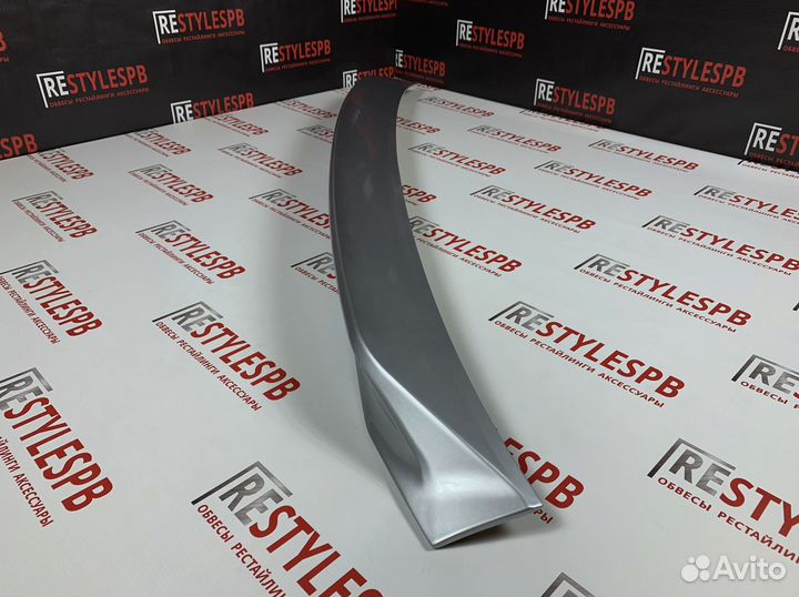 Спойлер средний Toyota Land Cruiser 200