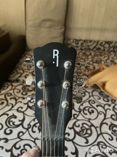 Акустическая гитара