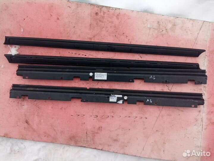 Шторка Audi a8 d3