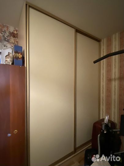 Шкаф
