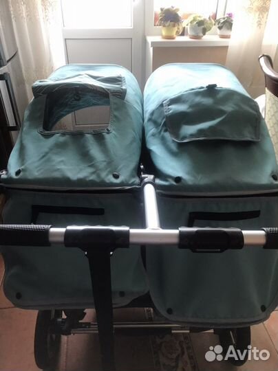 Коляска для двойни bumbleride