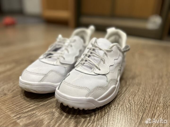 Кроссовки jordan