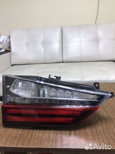 Фонарь внутренний левый Lexus RX 350 2016+