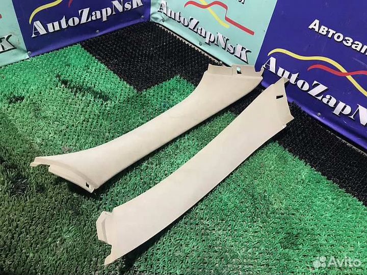 Обшивка двери багажника левая Lexus RX350