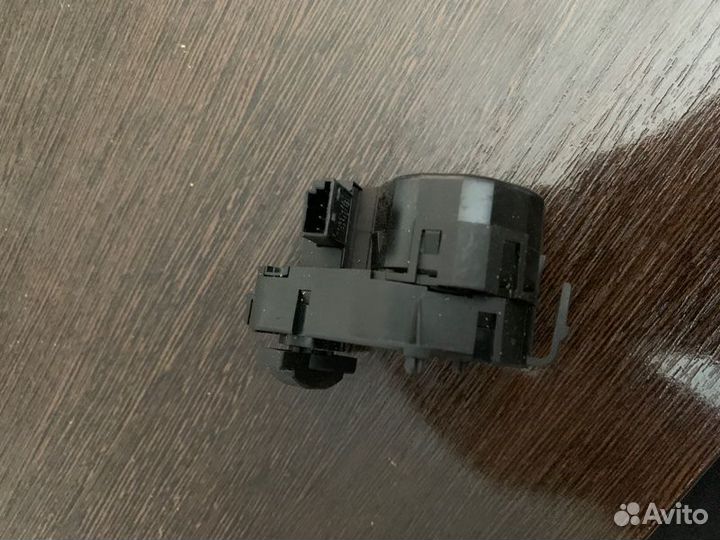 Моторчик заслонки печки Bmw 650I E63 N62N 4.8 2007