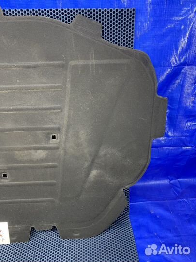 Шумоизоляция обшивка шуба капота Audi Q7