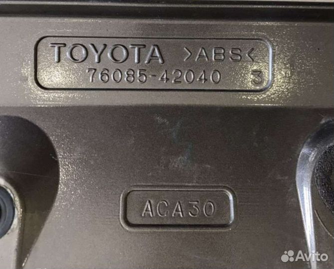 Спойлер багажника Toyota RAV4