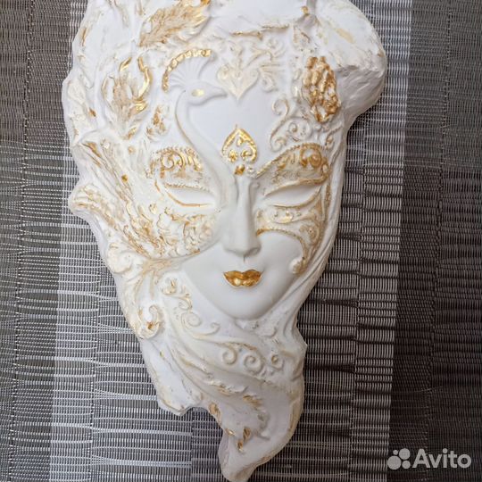 Панно из гипса с креплением 