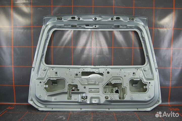 Дверь багажника - Infiniti QX56 JA60 (2004-10гг)