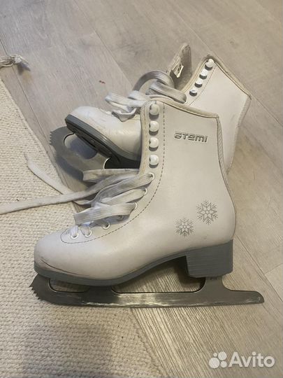 Коньки фигурные 32 р-р