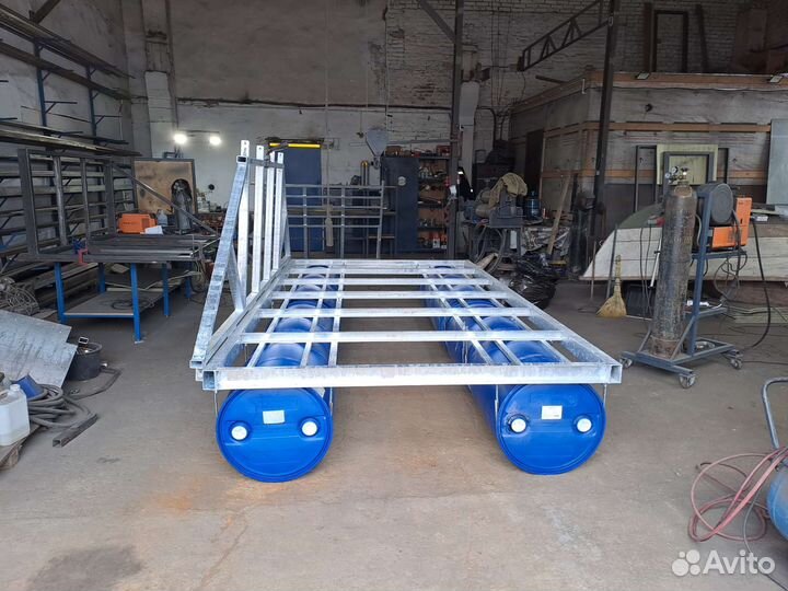 Изготовление понтонов из пластиковых бочек