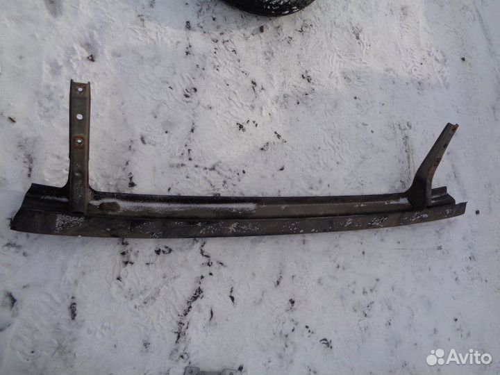 Усилитель бампера задний Nissan Laurel HC35 RB20DE