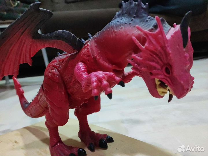 Дракон- динозавр