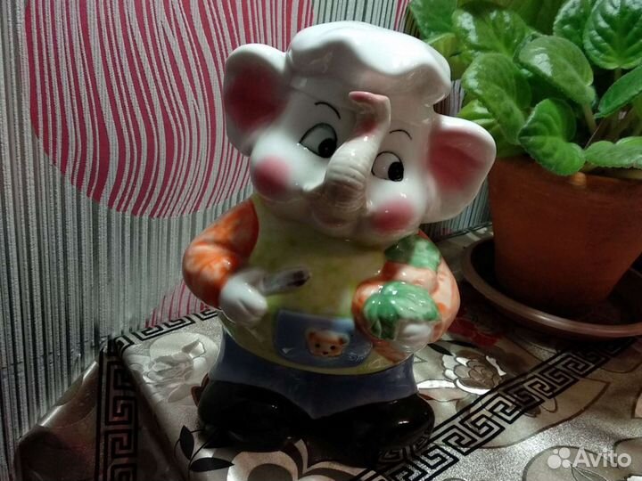 Статуэтка слоненок