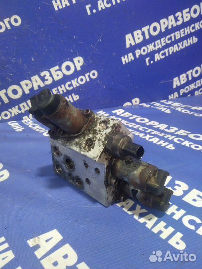 Блок клапанов гидроподвески Bmw E65 седан N62B44